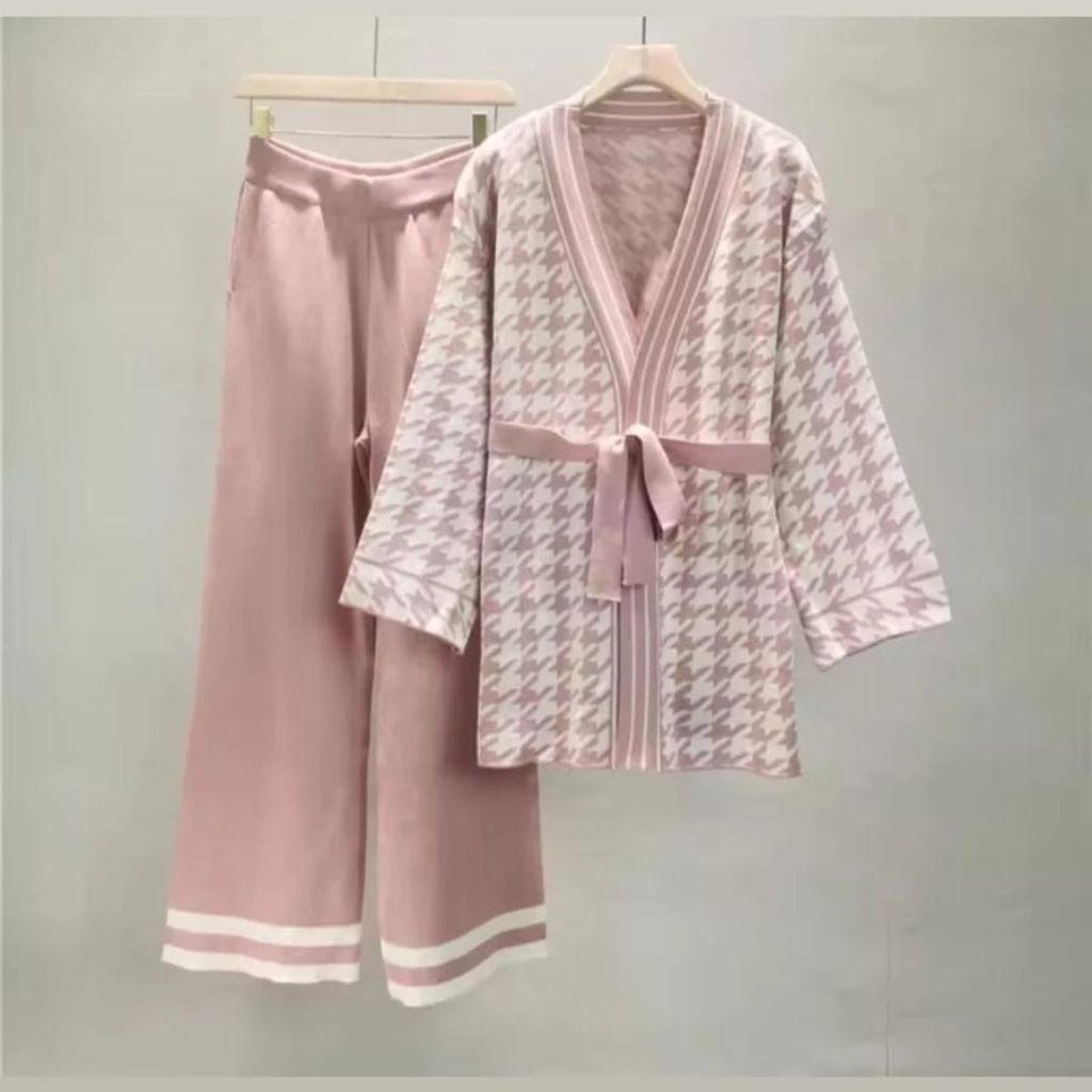 Belt Style Premium Quality Winter 2-Pcs Co-Ord Set. CWTS-34