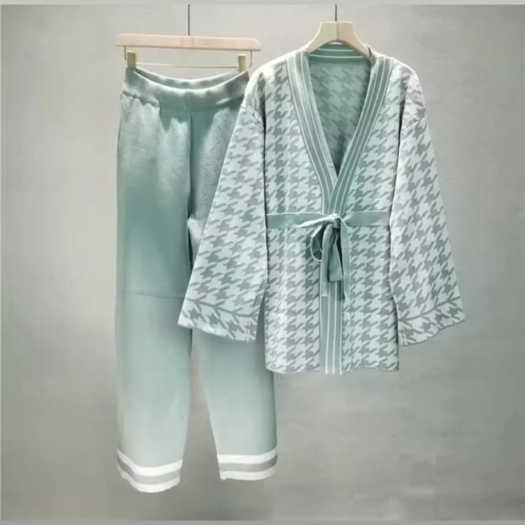 Belt Style Premium Quality Winter 2-Pcs Co-Ord Set. CWTS-34
