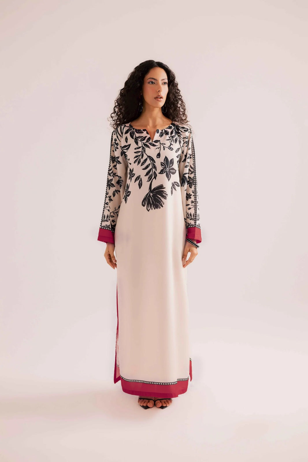 Monochrome Rose Kaftan MWTS-41